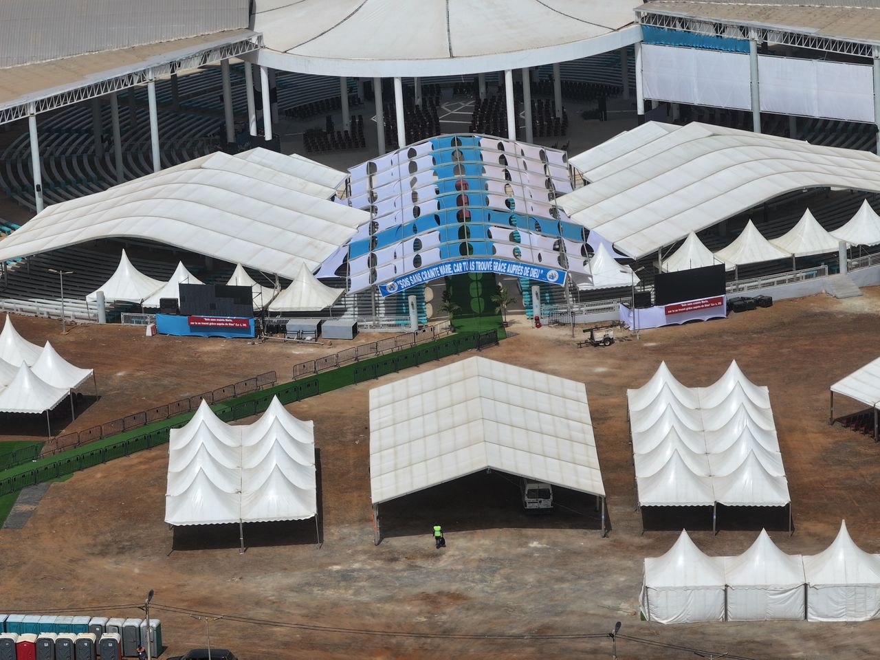 Tentes, bâches & structures